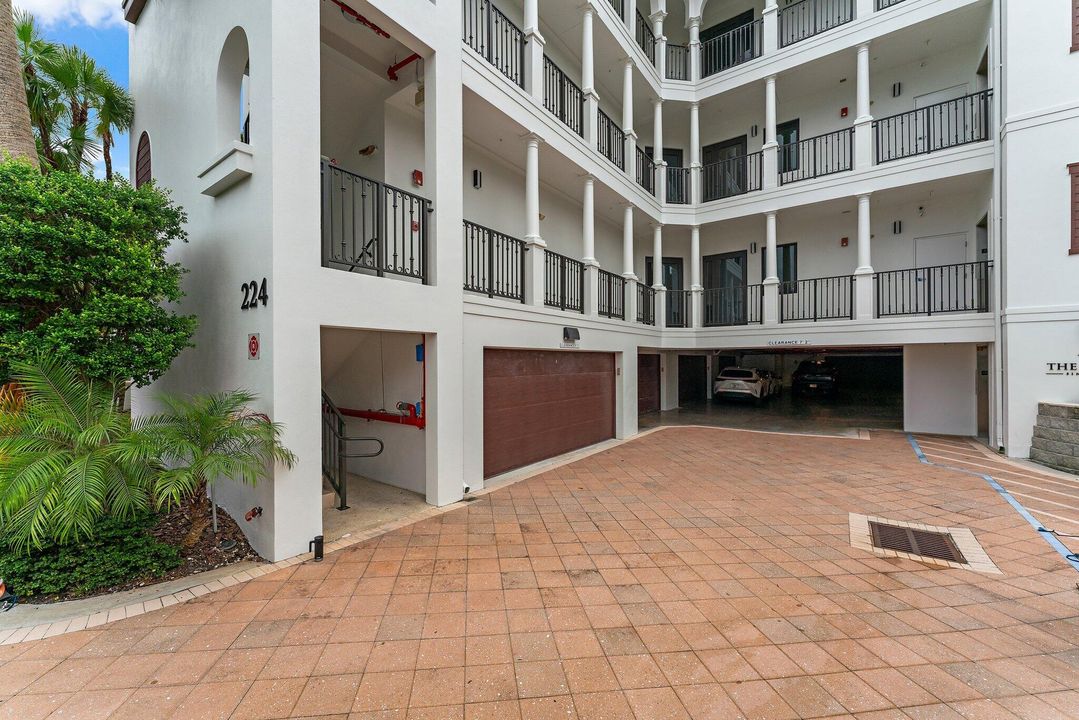 For Rent: $12,500 (2 beds, 2 baths, 2040 Square Feet)