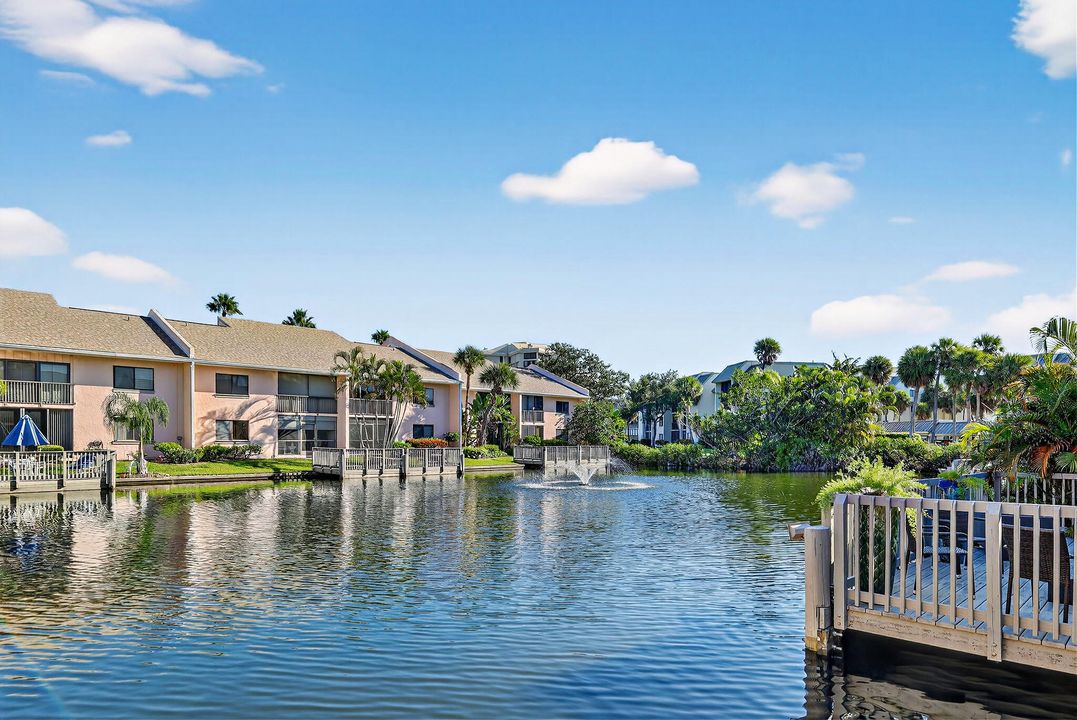 Под контрактом: $329,000 (2 спален, 2 ванн, 1154 Квадратных фут)