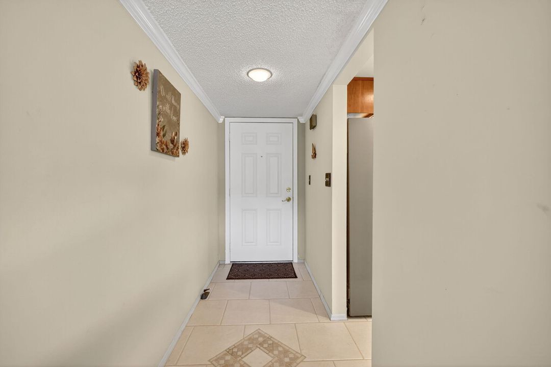 Под контрактом: $329,000 (2 спален, 2 ванн, 1154 Квадратных фут)