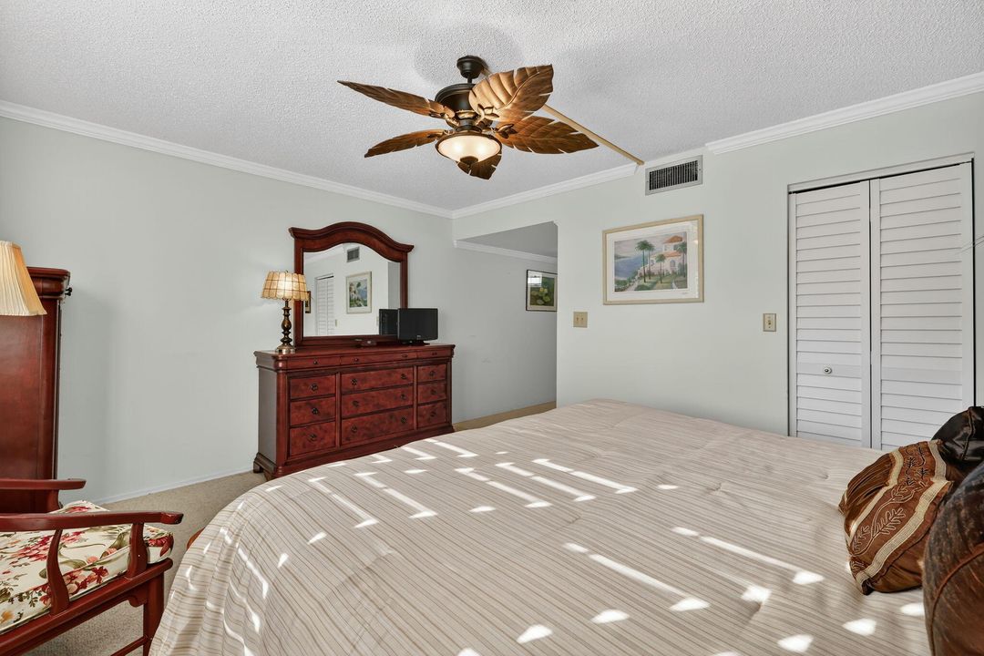 Под контрактом: $329,000 (2 спален, 2 ванн, 1154 Квадратных фут)