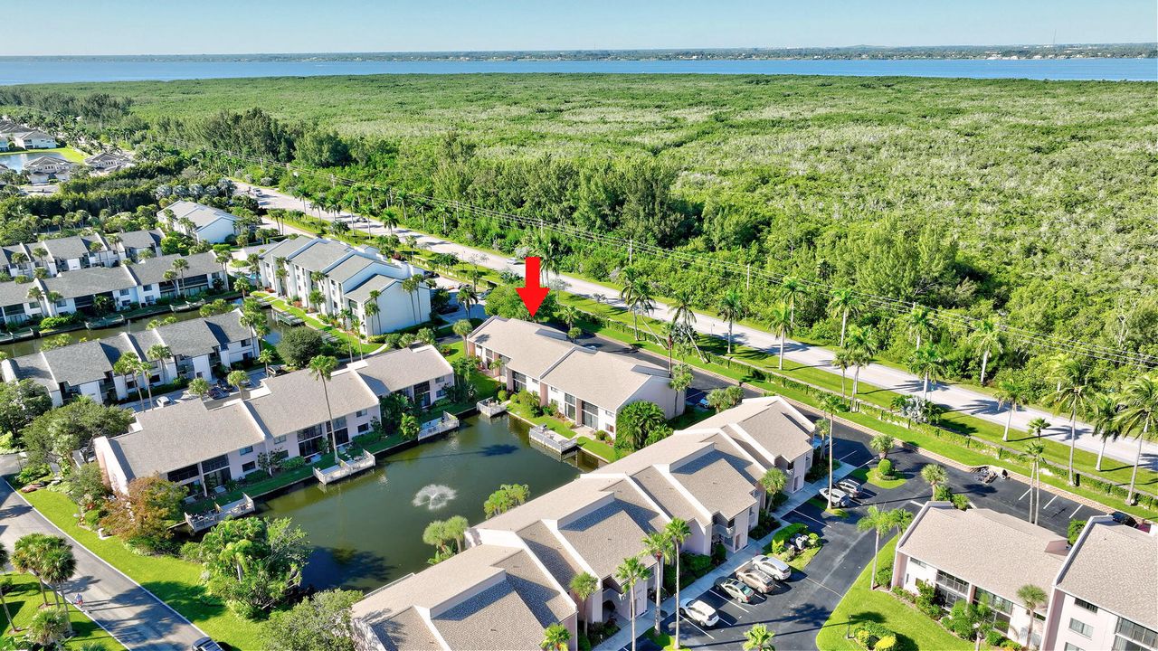 Под контрактом: $329,000 (2 спален, 2 ванн, 1154 Квадратных фут)