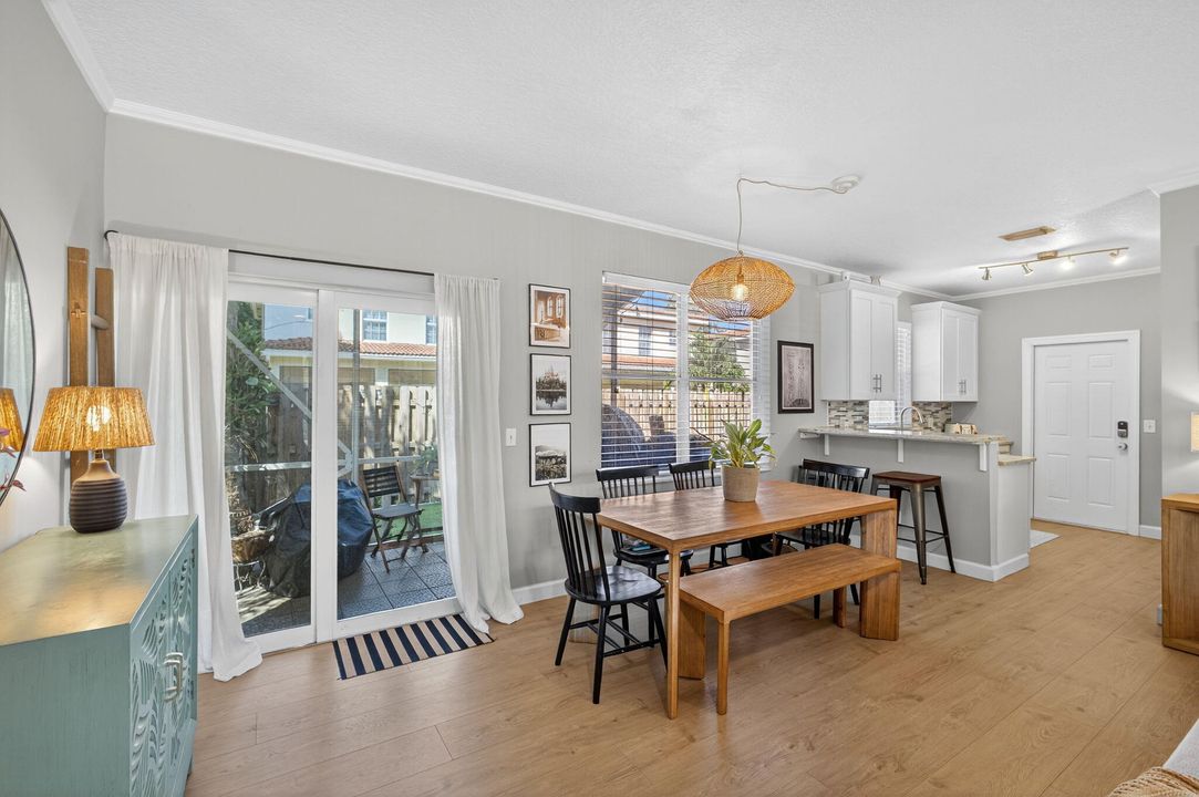 Activo con contrato: $449,500 (3 camas, 2 baños, 1427 Pies cuadrados)