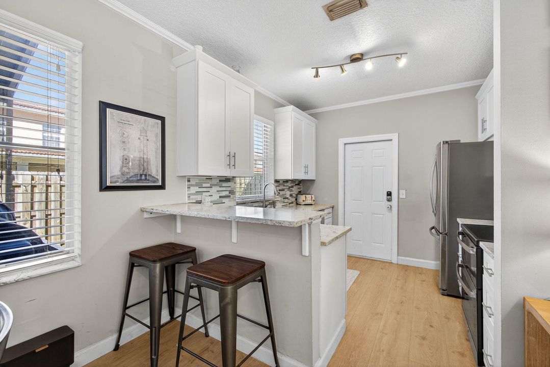 Activo con contrato: $449,500 (3 camas, 2 baños, 1427 Pies cuadrados)