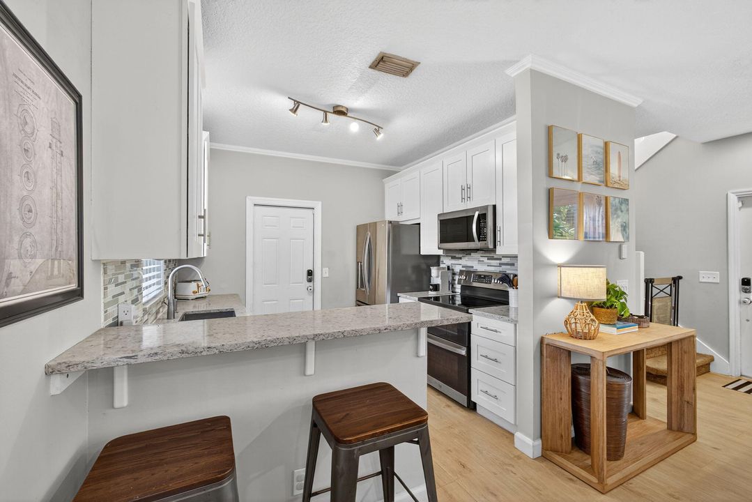 Activo con contrato: $449,500 (3 camas, 2 baños, 1427 Pies cuadrados)