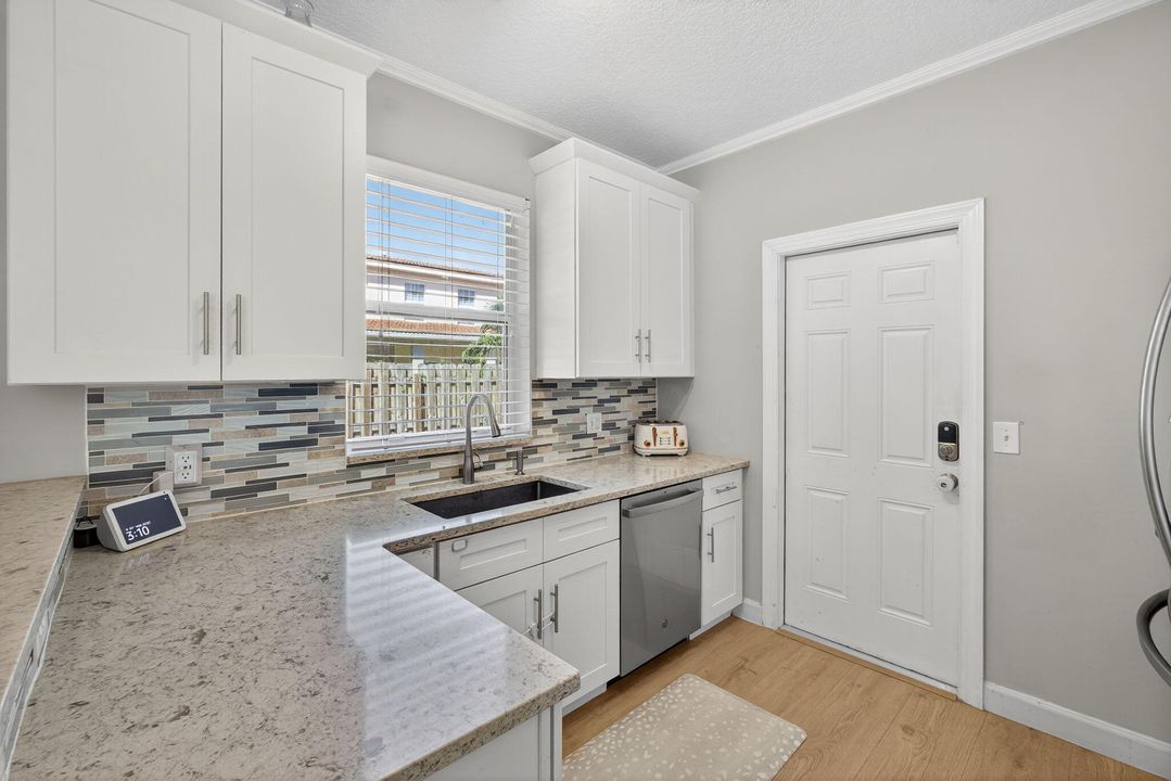 Activo con contrato: $449,500 (3 camas, 2 baños, 1427 Pies cuadrados)