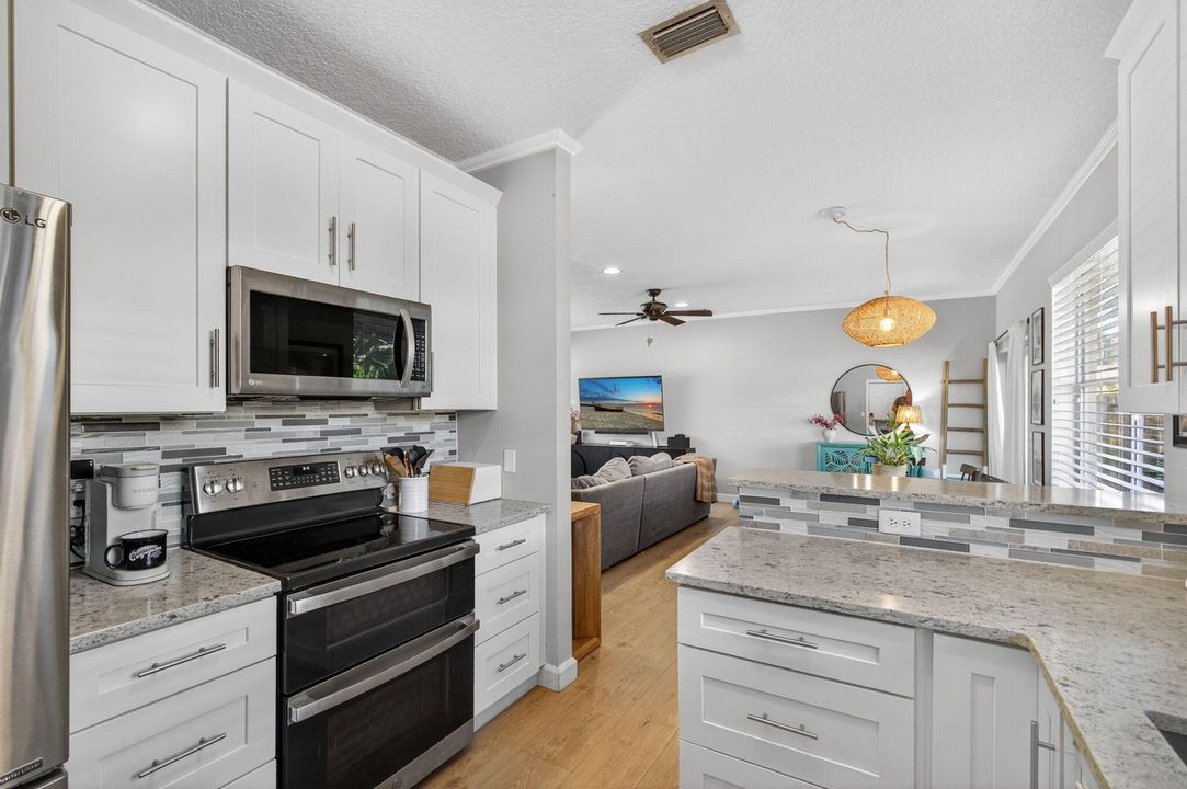 Activo con contrato: $449,500 (3 camas, 2 baños, 1427 Pies cuadrados)