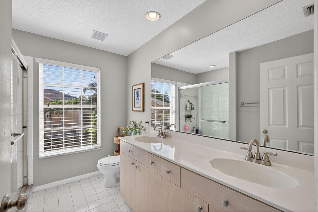 Activo con contrato: $449,500 (3 camas, 2 baños, 1427 Pies cuadrados)