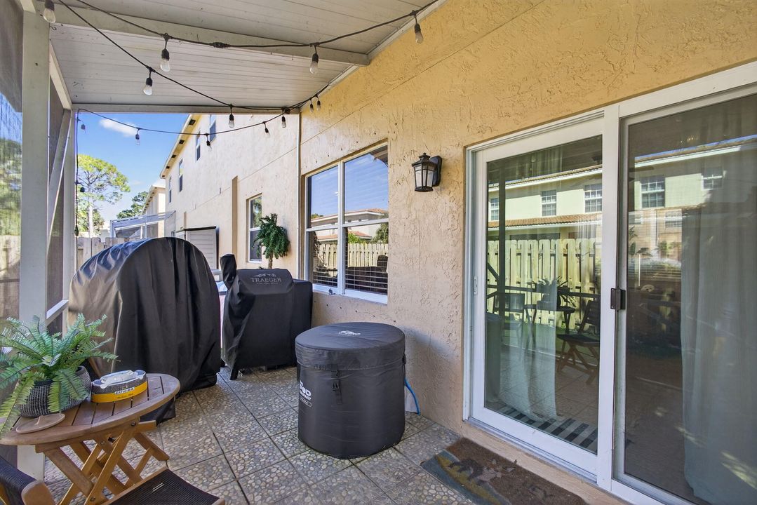 Activo con contrato: $449,500 (3 camas, 2 baños, 1427 Pies cuadrados)