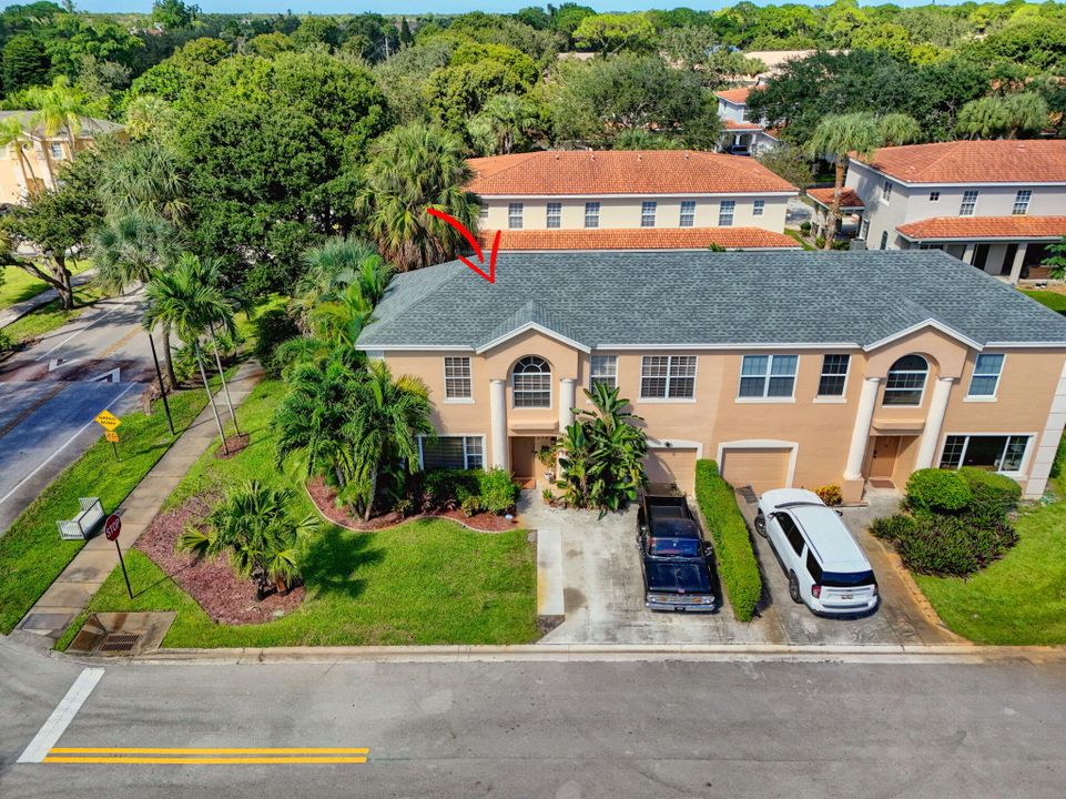 Activo con contrato: $449,500 (3 camas, 2 baños, 1427 Pies cuadrados)