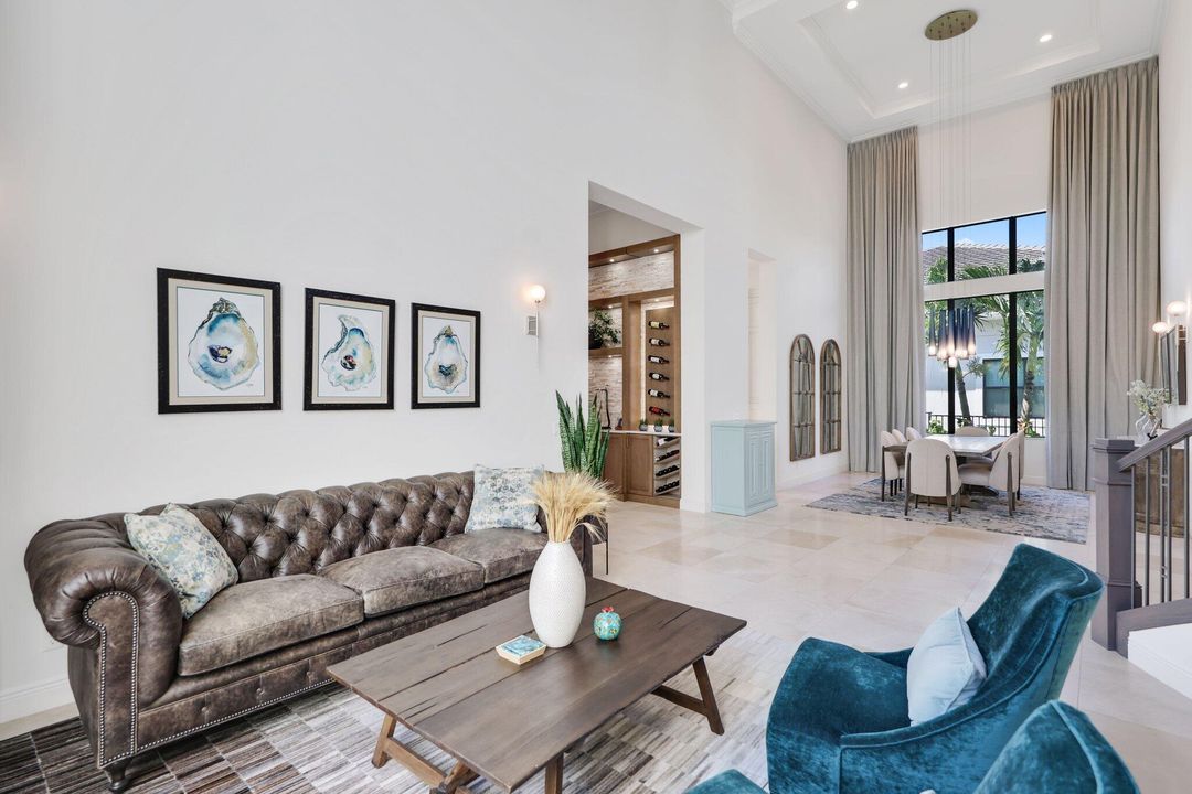 For Sale: $3,295,000 (5 beds, 5 baths, 4698 Square Feet)