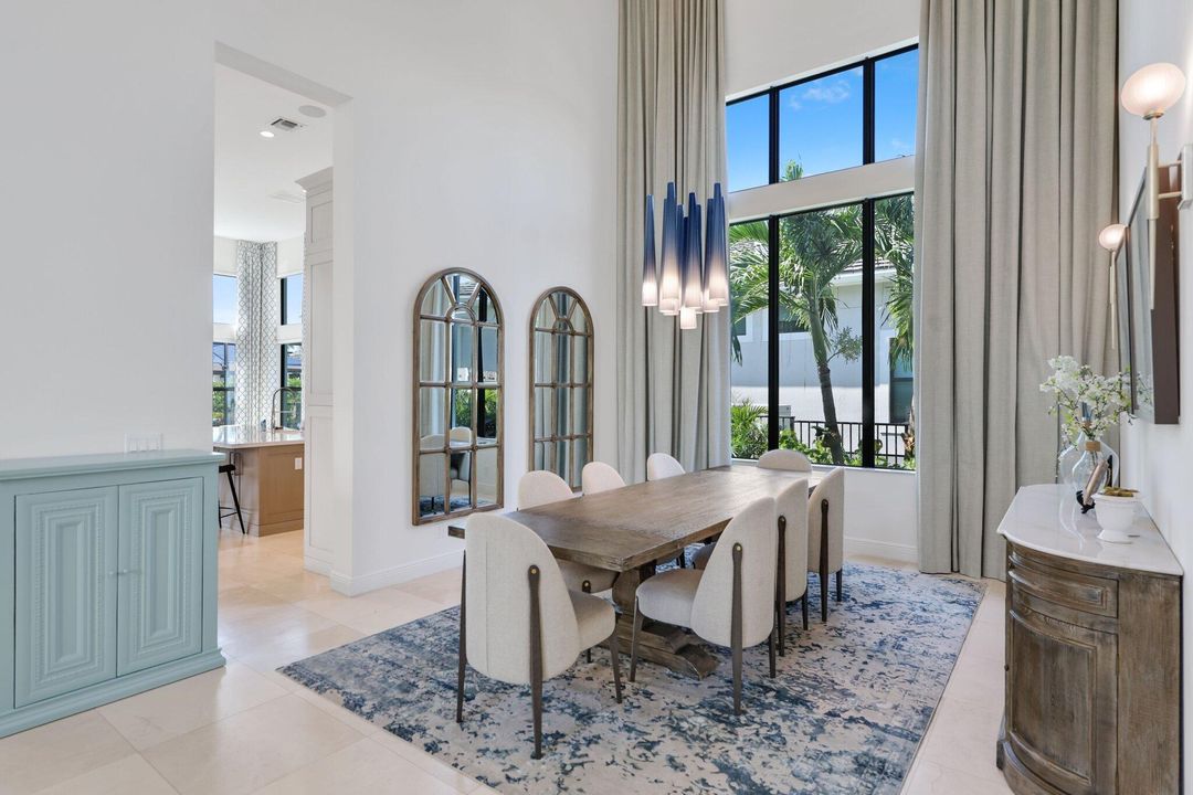 For Sale: $3,295,000 (5 beds, 5 baths, 4698 Square Feet)