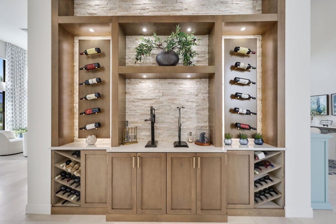 For Sale: $3,295,000 (5 beds, 5 baths, 4698 Square Feet)