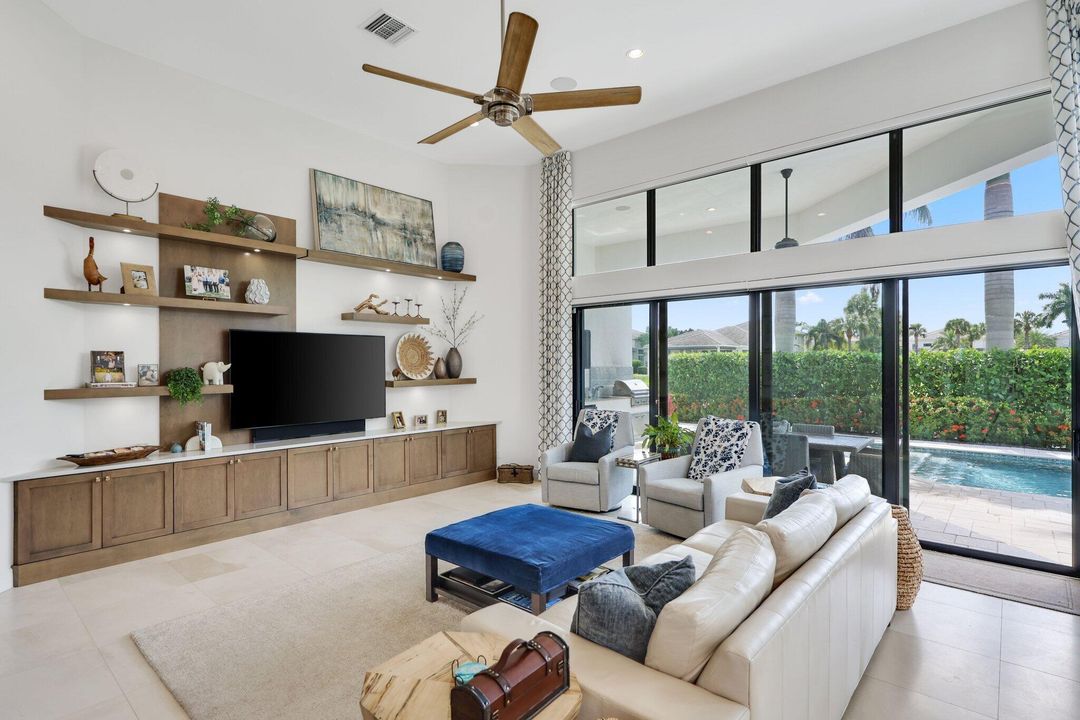 For Sale: $3,295,000 (5 beds, 5 baths, 4698 Square Feet)