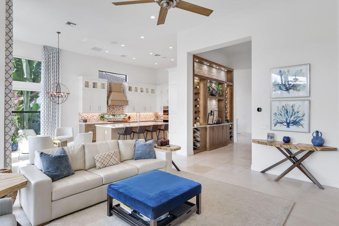 For Sale: $3,295,000 (5 beds, 5 baths, 4698 Square Feet)