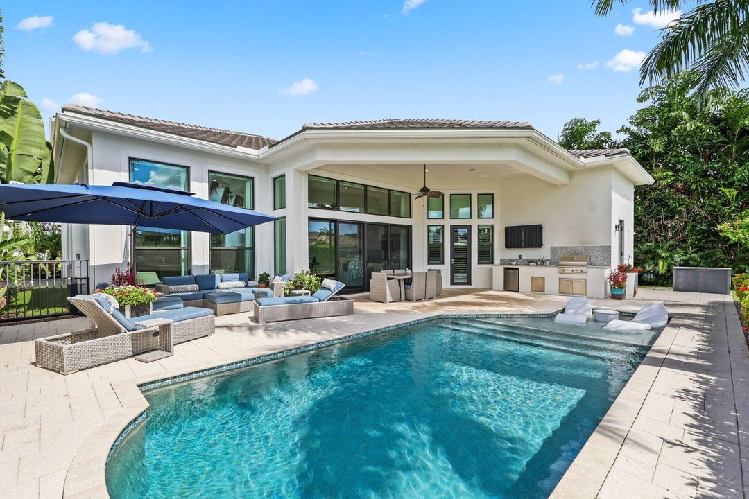 For Sale: $3,295,000 (5 beds, 5 baths, 4698 Square Feet)