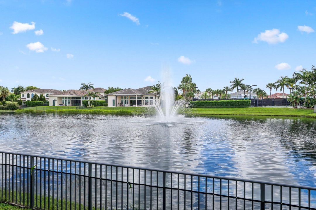 For Sale: $3,295,000 (5 beds, 5 baths, 4698 Square Feet)