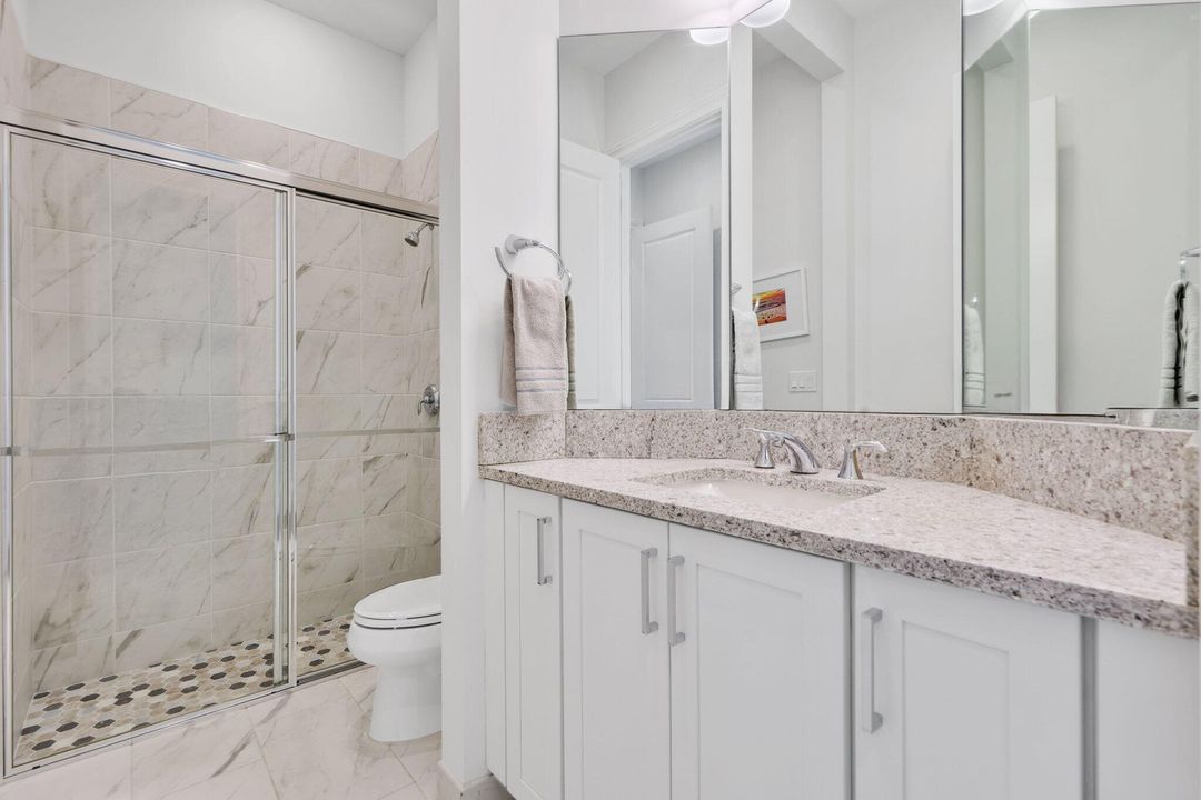 For Sale: $3,295,000 (5 beds, 5 baths, 4698 Square Feet)