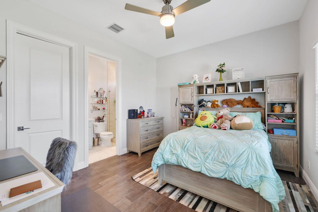 For Sale: $3,295,000 (5 beds, 5 baths, 4698 Square Feet)