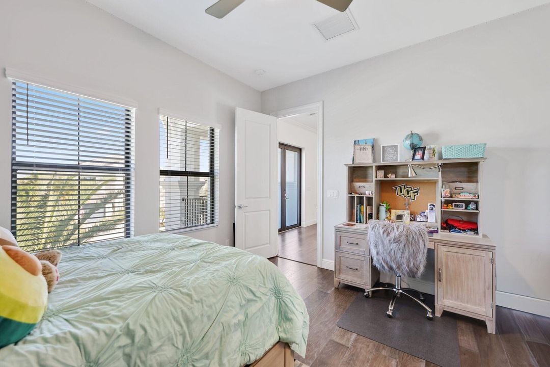 For Sale: $3,295,000 (5 beds, 5 baths, 4698 Square Feet)