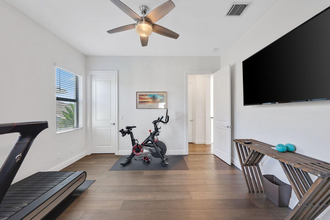 For Sale: $3,295,000 (5 beds, 5 baths, 4698 Square Feet)