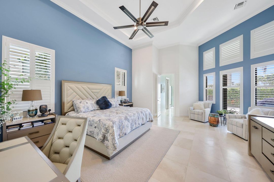 For Sale: $3,295,000 (5 beds, 5 baths, 4698 Square Feet)