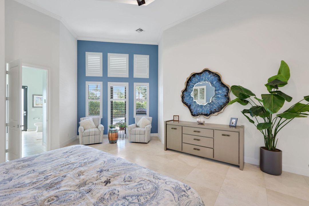 For Sale: $3,295,000 (5 beds, 5 baths, 4698 Square Feet)