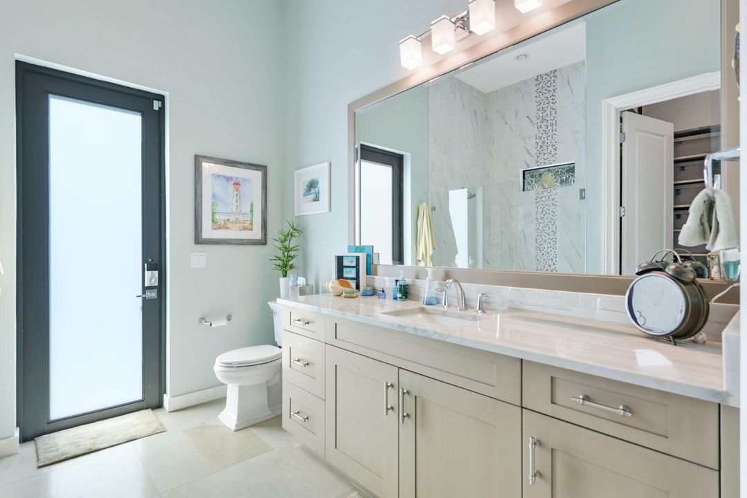 For Sale: $3,295,000 (5 beds, 5 baths, 4698 Square Feet)