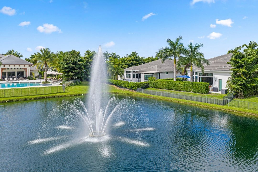 For Sale: $3,295,000 (5 beds, 5 baths, 4698 Square Feet)