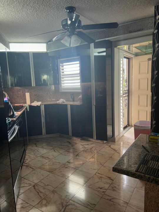 合同活跃: $269,000 (2 贝兹, 2 浴室, 1597 平方英尺)