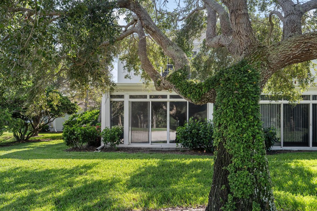 For Sale: $725,000 (3 beds, 3 baths, 1740 Square Feet)