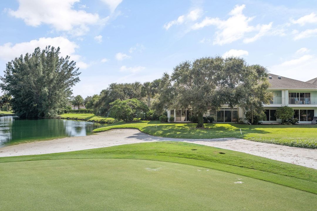 For Sale: $725,000 (3 beds, 3 baths, 1740 Square Feet)