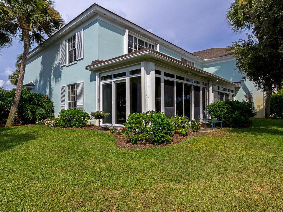 For Sale: $725,000 (3 beds, 3 baths, 1740 Square Feet)