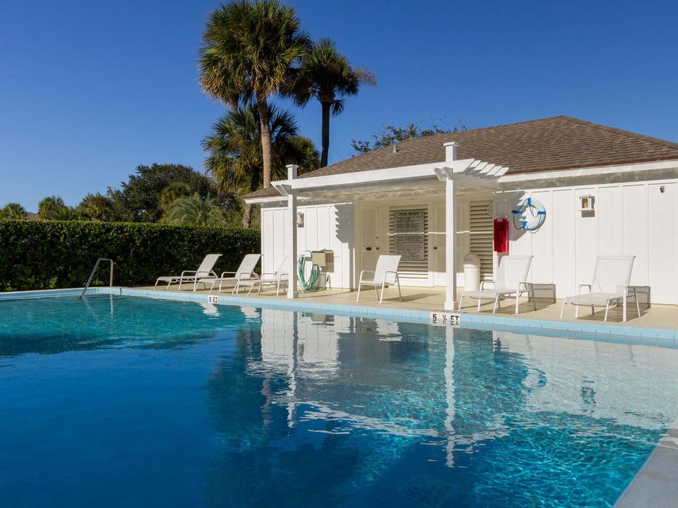 For Sale: $725,000 (3 beds, 3 baths, 1740 Square Feet)