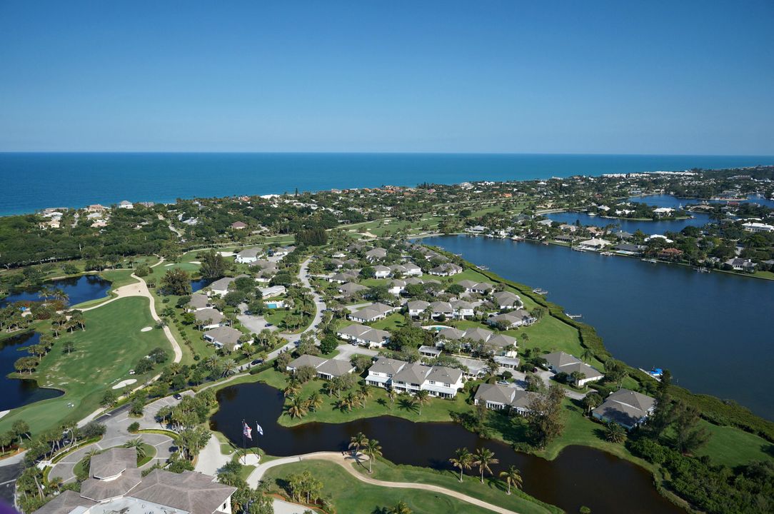 For Sale: $725,000 (3 beds, 3 baths, 1740 Square Feet)