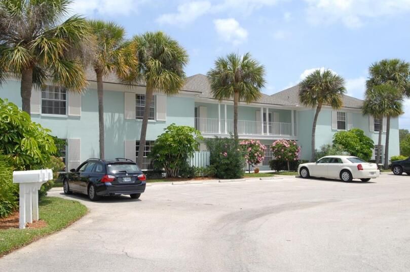 For Sale: $725,000 (3 beds, 3 baths, 1740 Square Feet)