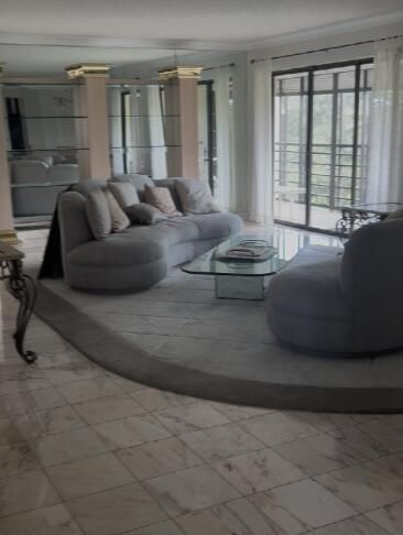 合同活跃: $269,000 (2 贝兹, 2 浴室, 1597 平方英尺)