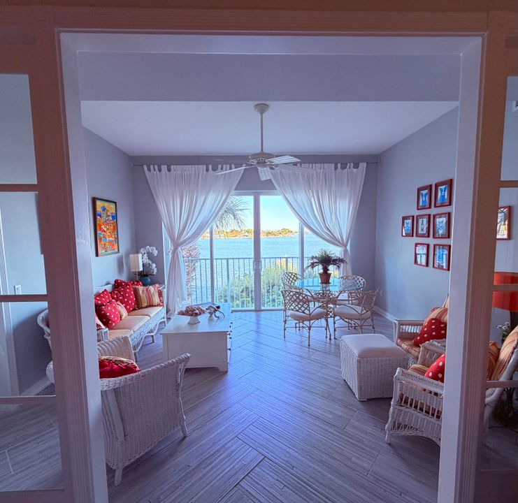 For Rent: $2,500 (2 beds, 2 baths, 1989 Square Feet)