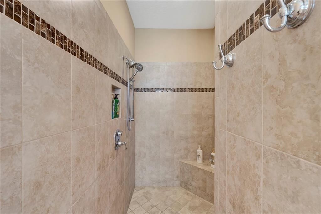 待售: $569,900 (3 贝兹, 3 浴室, 2649 平方英尺)