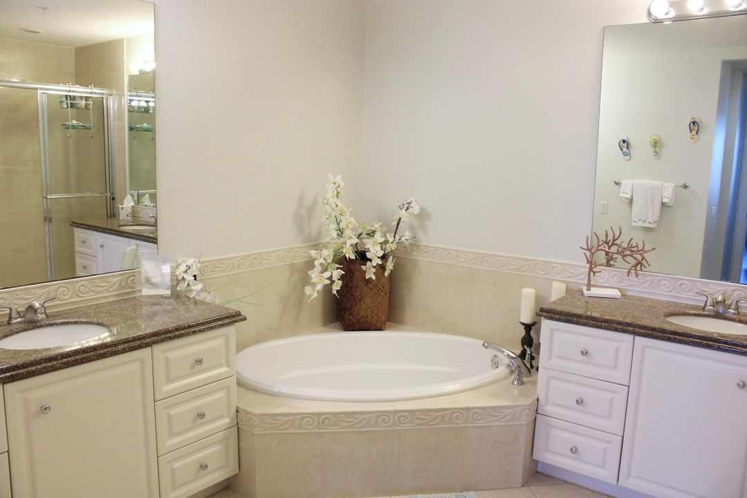 For Rent: $2,500 (2 beds, 2 baths, 1989 Square Feet)