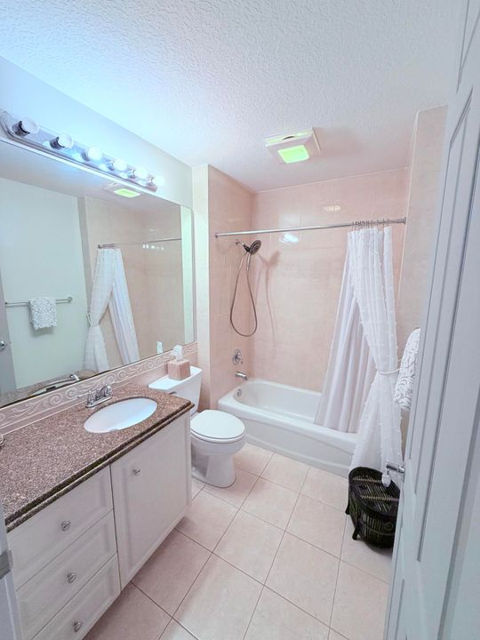 For Rent: $2,500 (2 beds, 2 baths, 1989 Square Feet)