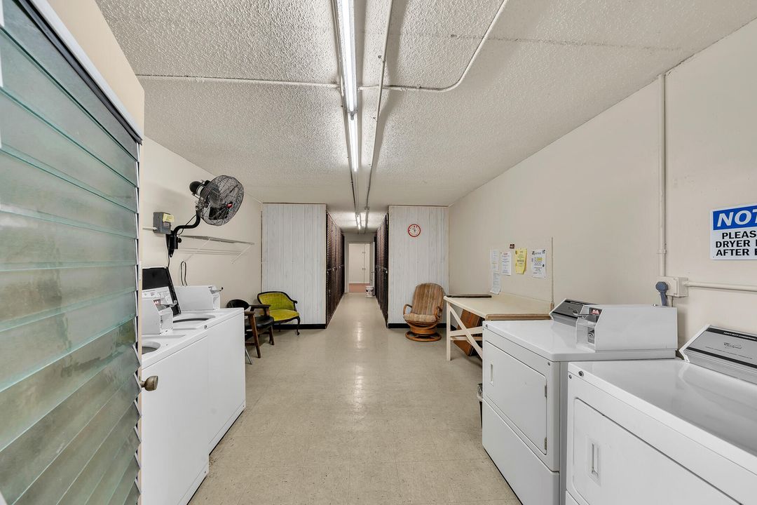 Под контрактом: $115,000 (1 спален, 1 ванн, 798 Квадратных фут)