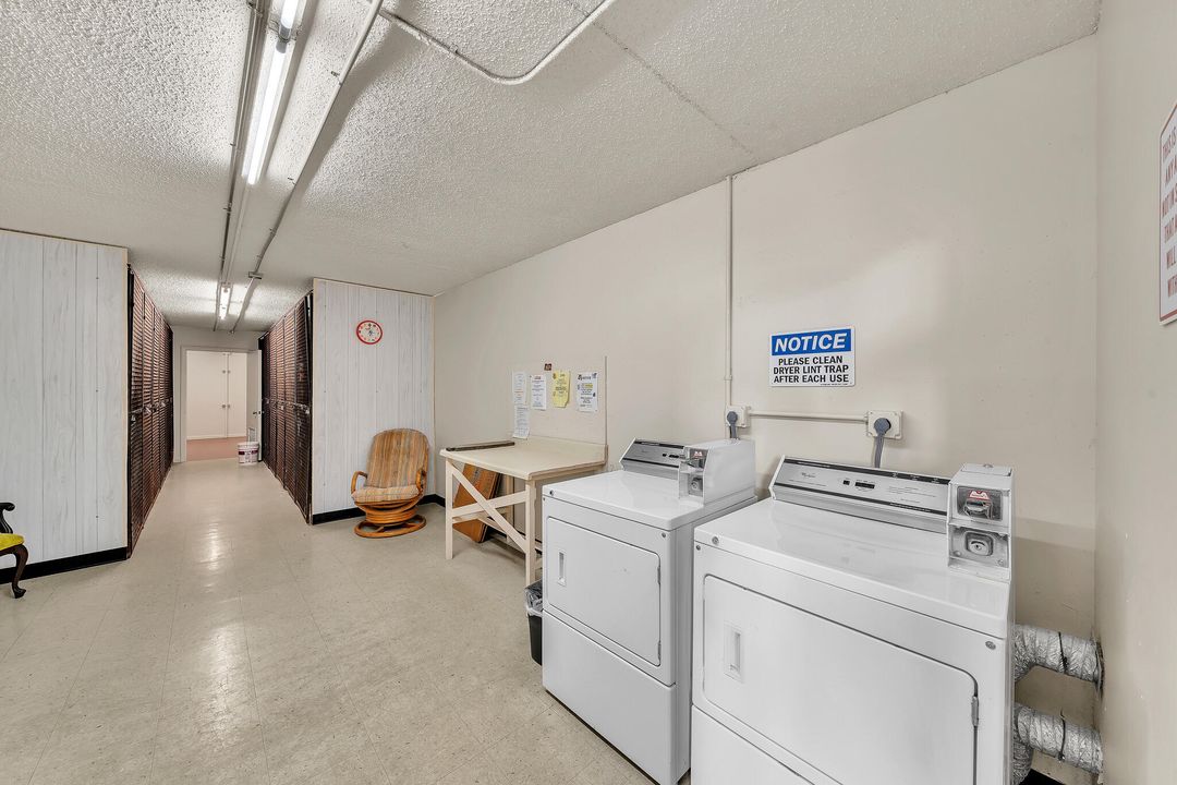 Под контрактом: $115,000 (1 спален, 1 ванн, 798 Квадратных фут)