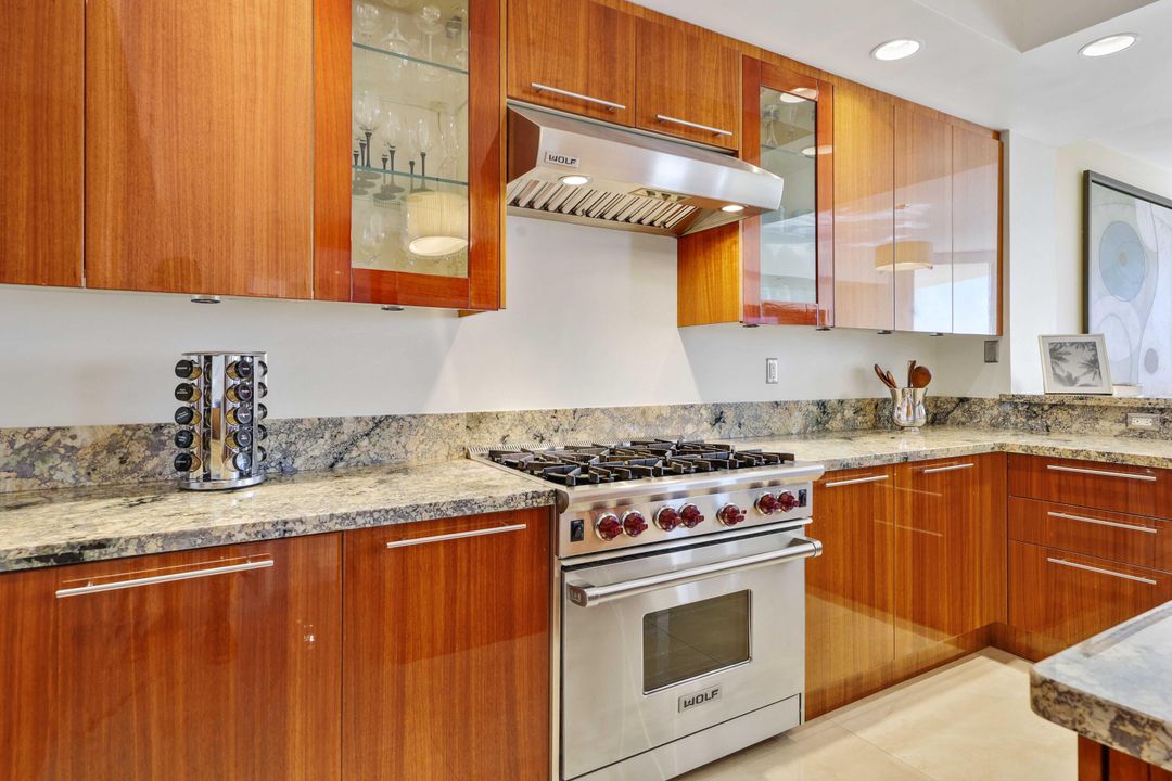 En Venta: $3,995,000 (3 camas, 3 baños, 3605 Pies cuadrados)