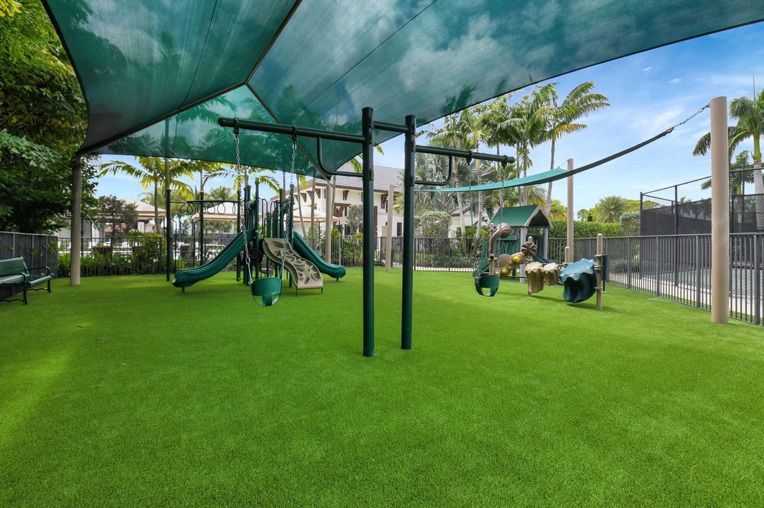 For Sale: $3,295,000 (5 beds, 5 baths, 4698 Square Feet)