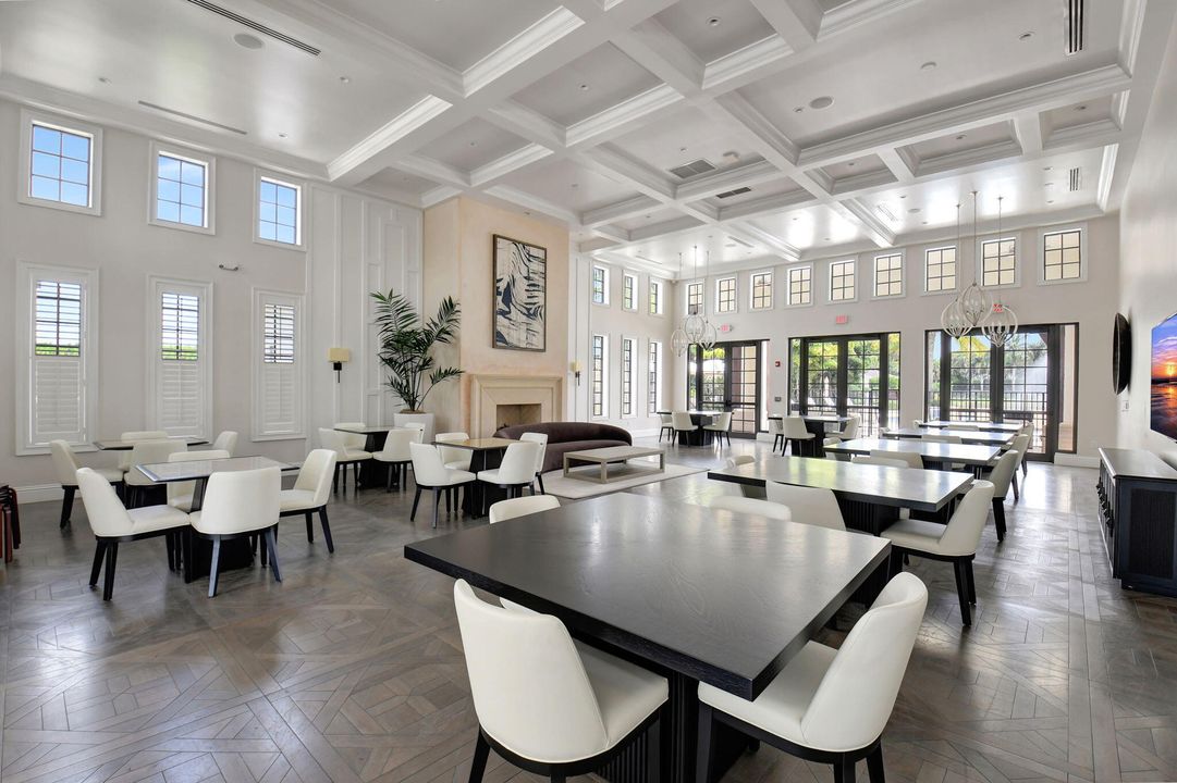 For Sale: $3,295,000 (5 beds, 5 baths, 4698 Square Feet)