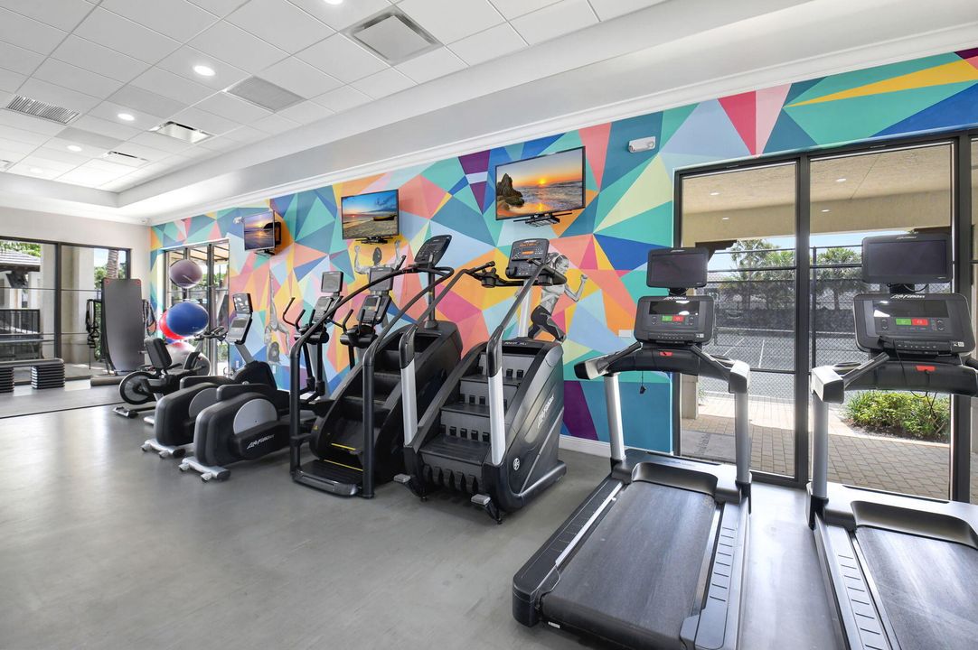 For Sale: $3,295,000 (5 beds, 5 baths, 4698 Square Feet)