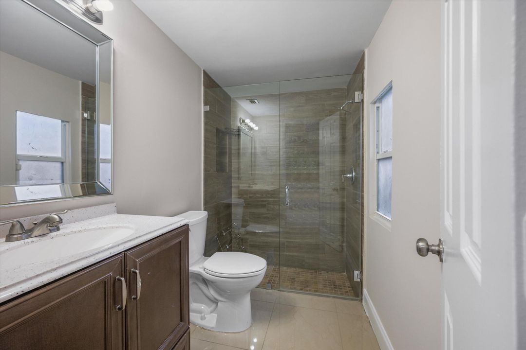 出租: $3,975 (4 贝兹, 3 浴室, 1981 平方英尺)