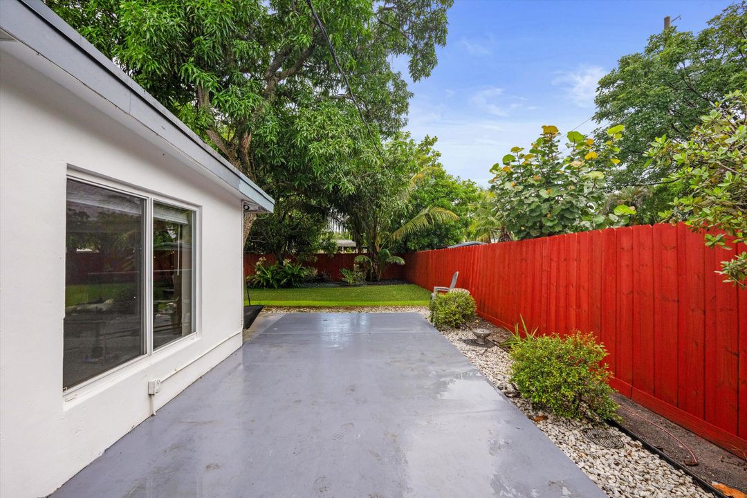 出租: $3,975 (4 贝兹, 3 浴室, 1981 平方英尺)