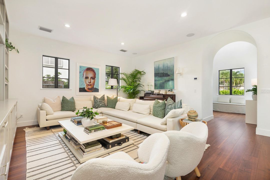 En Venta: $5,700,000 (4 camas, 3 baños, 2947 Pies cuadrados)