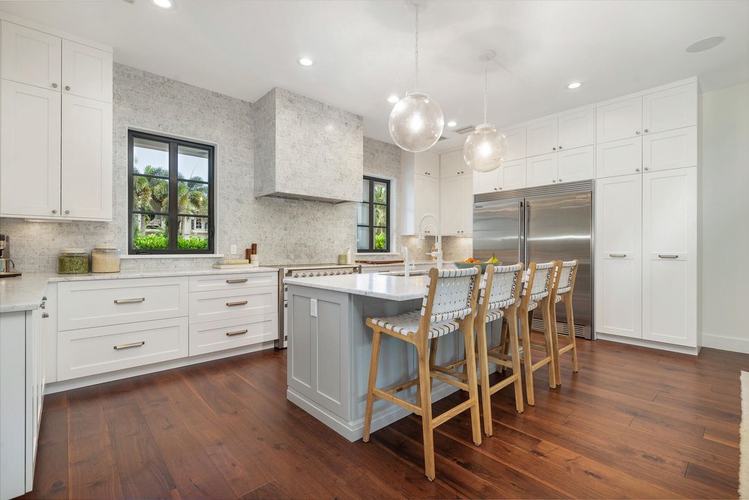 En Venta: $5,700,000 (4 camas, 3 baños, 2947 Pies cuadrados)